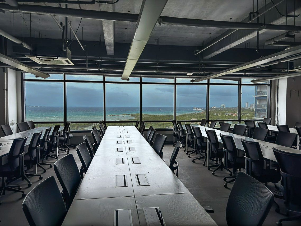 2011 sqm Whole Floor PEZA Office for Rent in Mactan Newtown in Punta Engaño, photo 1 of 4