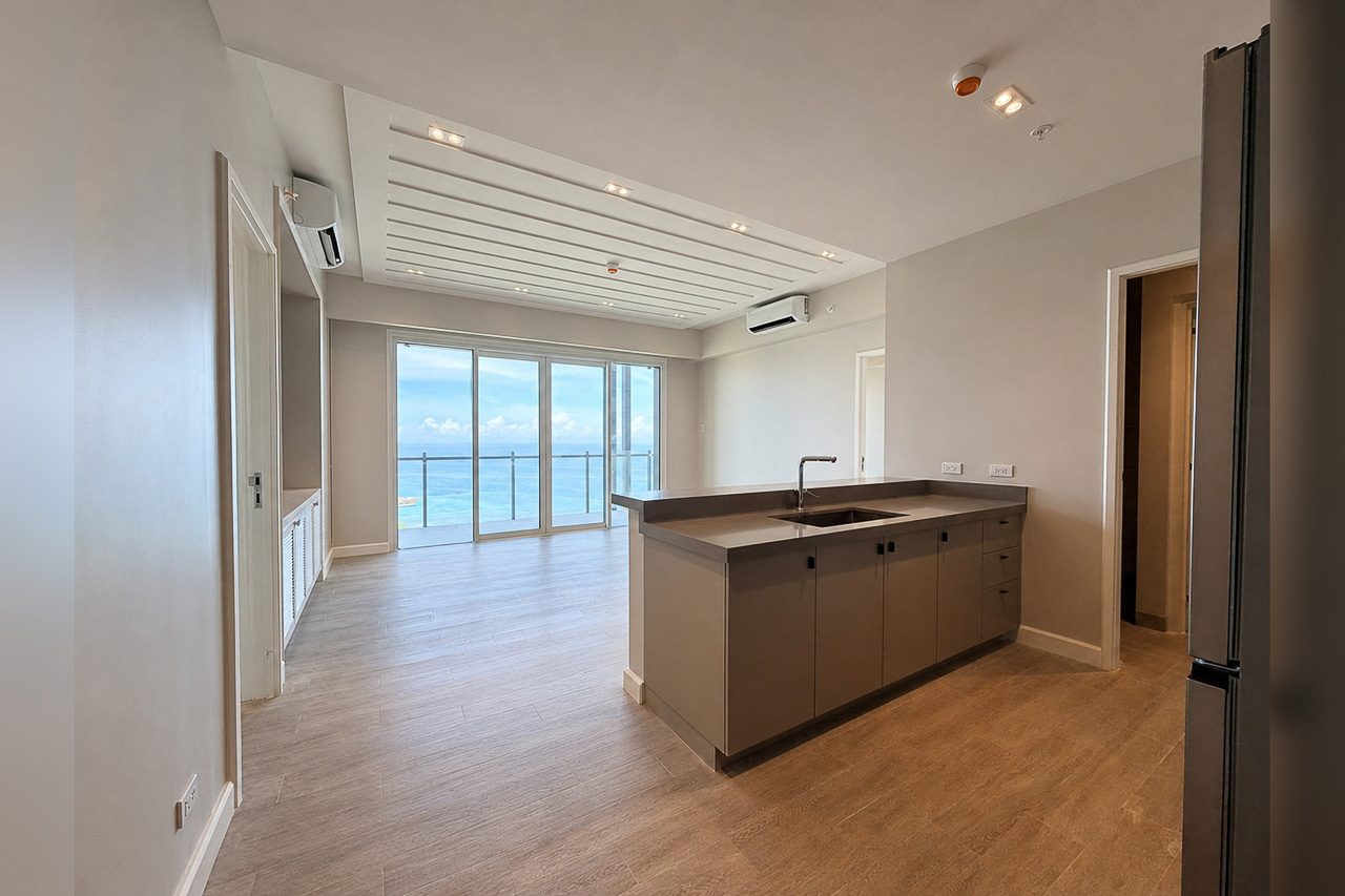 Brand-New 2BR Beachfront Condo for Rent at Aruga Resort and Residences in Lapu-lapu City, photo 1 of 10