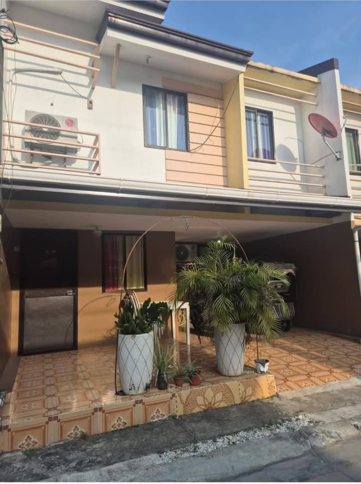 House and lot for rent in Cordova, photo 1 of 10
