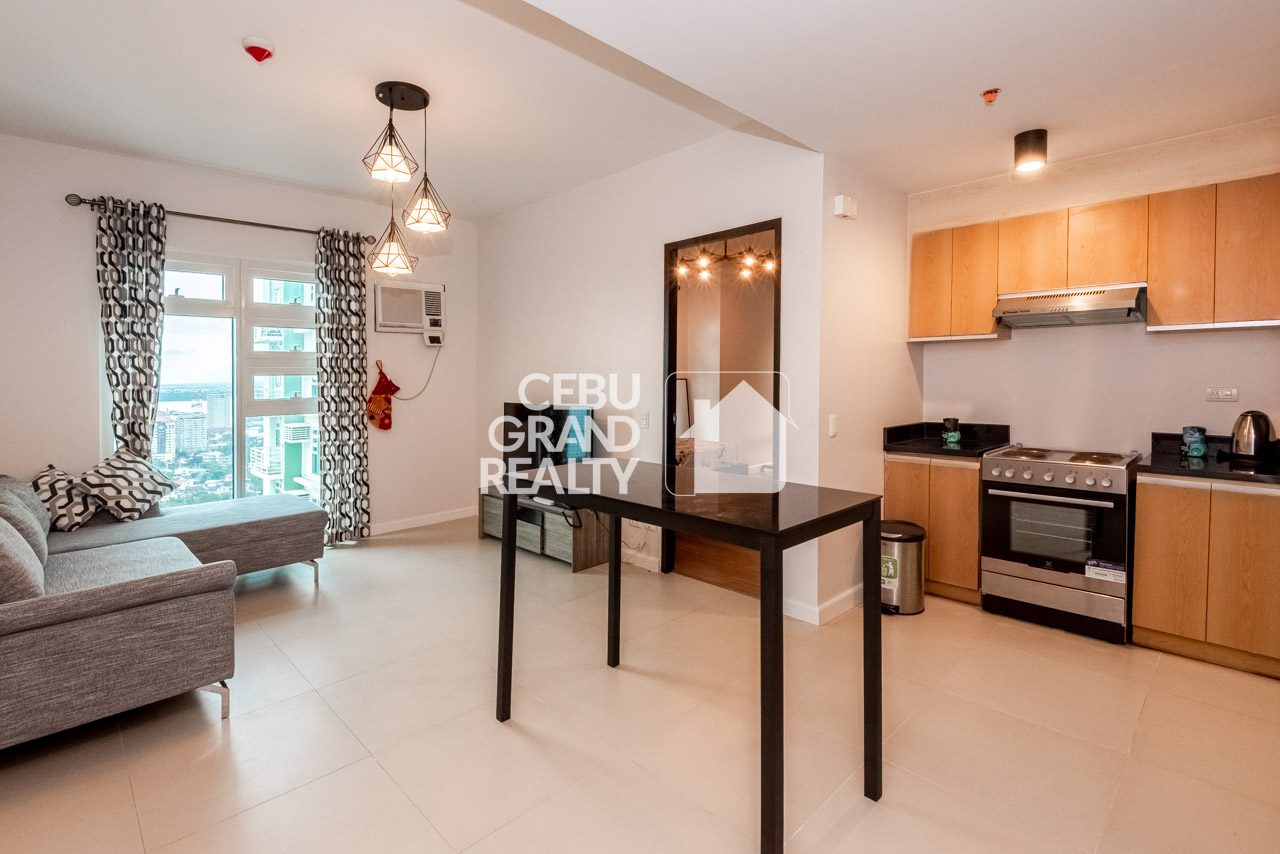Furnished 1 Bedroom Condo for Rent in Solinea in Luz, photo 1 of 8