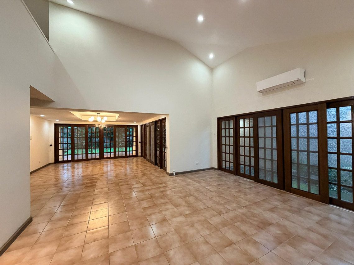 Spacious Modern House with Private Garden in Silver Hills in Ruby St, photo 1 of 10